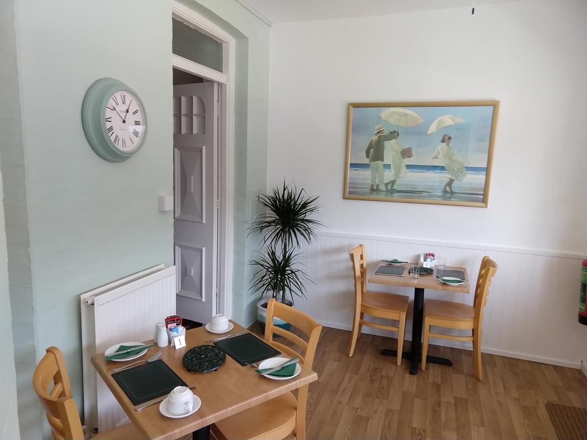 By The Sea Bed And Breakfast Eastbourne Zewnętrze zdjęcie